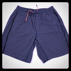 Lululemon Pace Breaker w/ liner. Size Large 9”